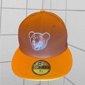 New Era Chicago Cubs Brown & yellow Hat Size 71/4 - NEW